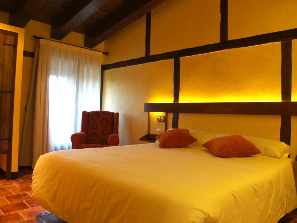 Font D'En Torres Solo Adultos Guest House Morella Bilik gambar